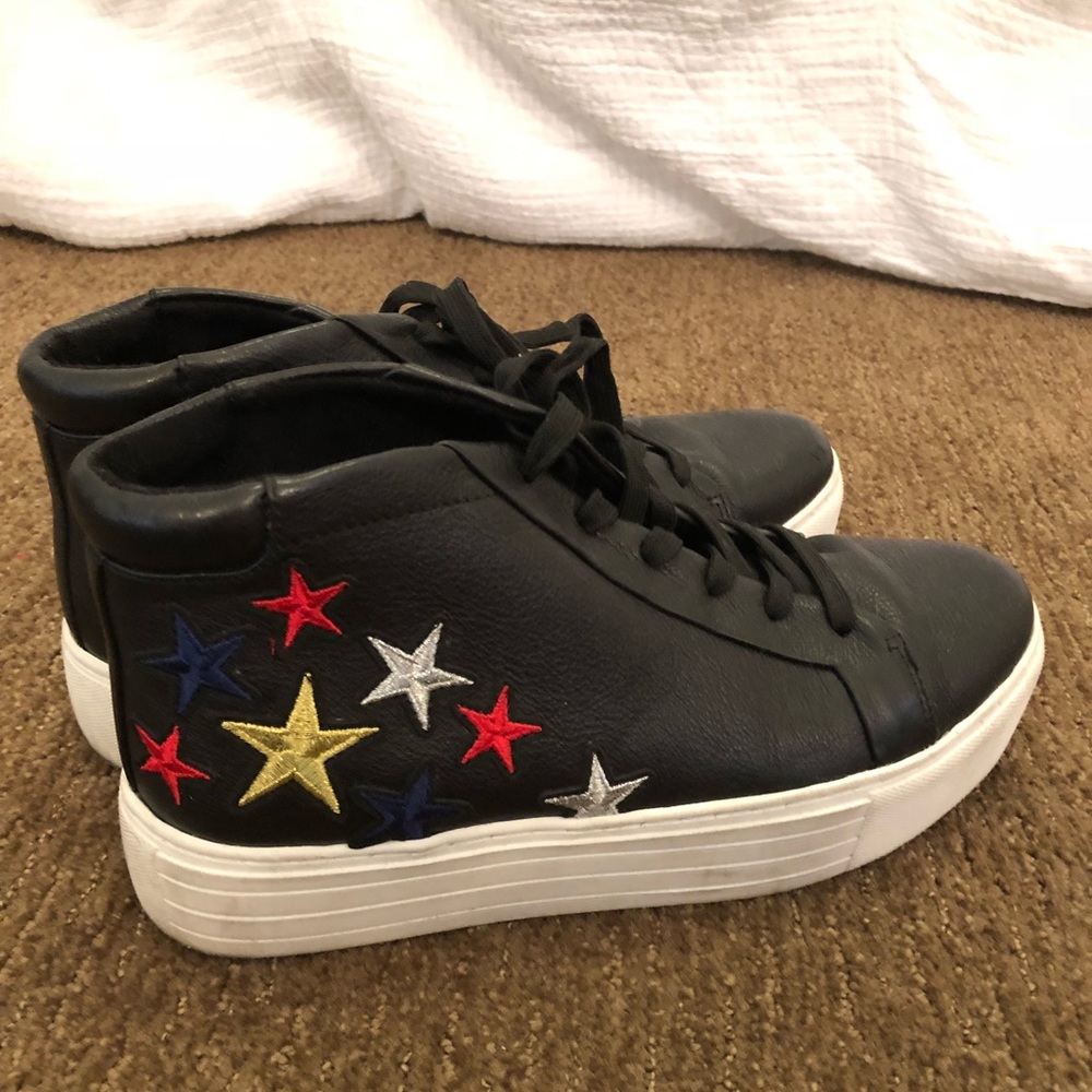 Kenneth Cole Trendy Sneaker